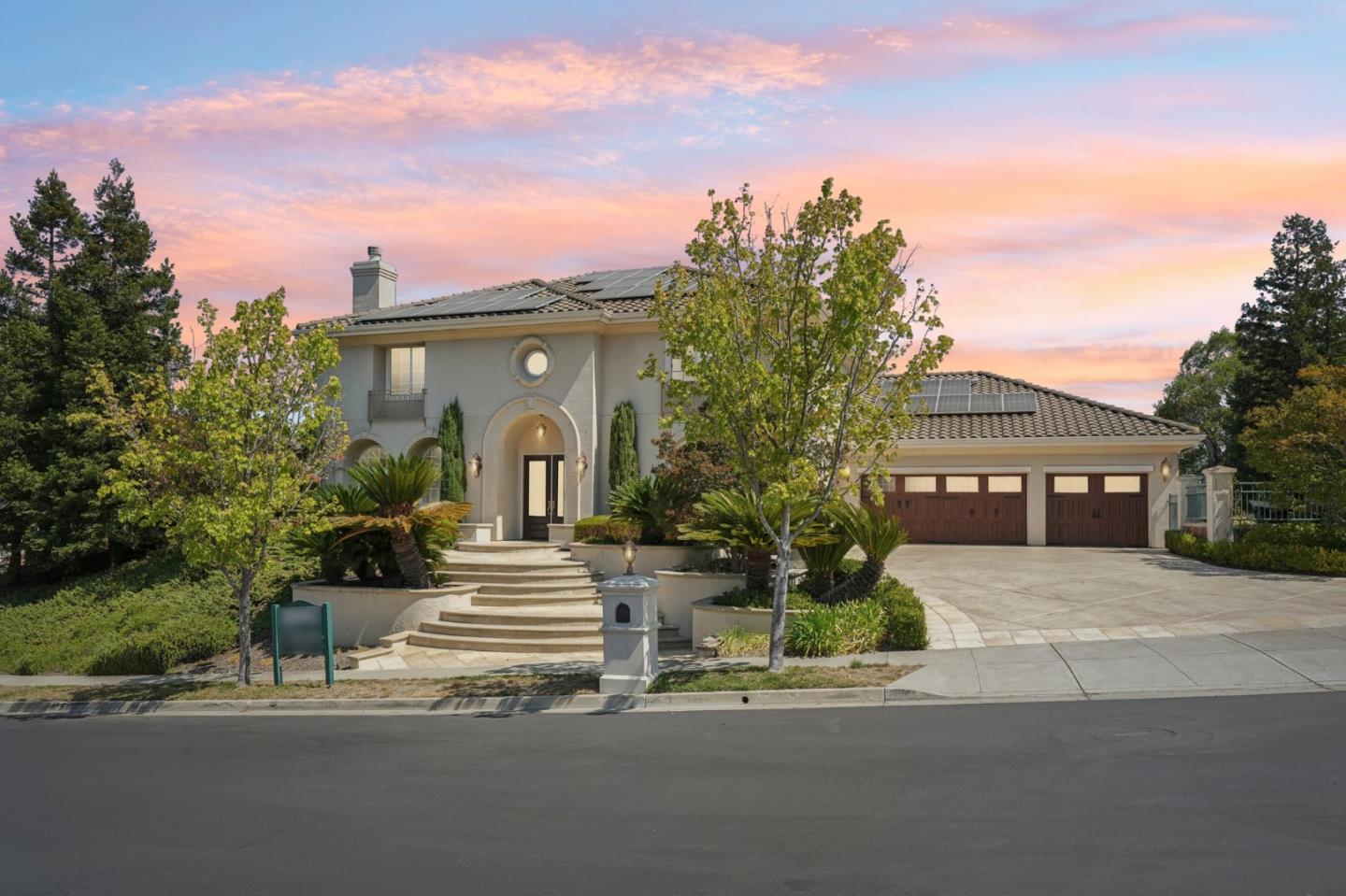 5142 Eastbourne Drive