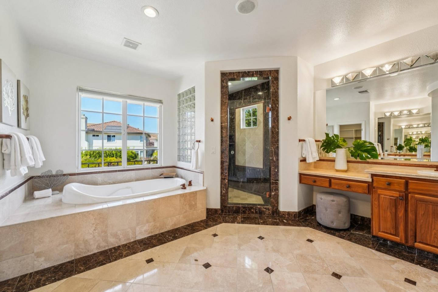 5142 Eastbourne Drive