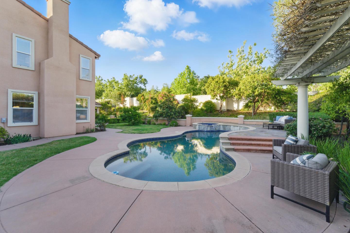 4769 Whitetail Lane