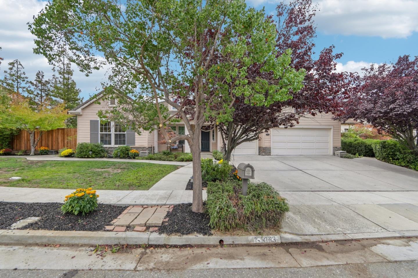 5333 Laurel Canyon Drive