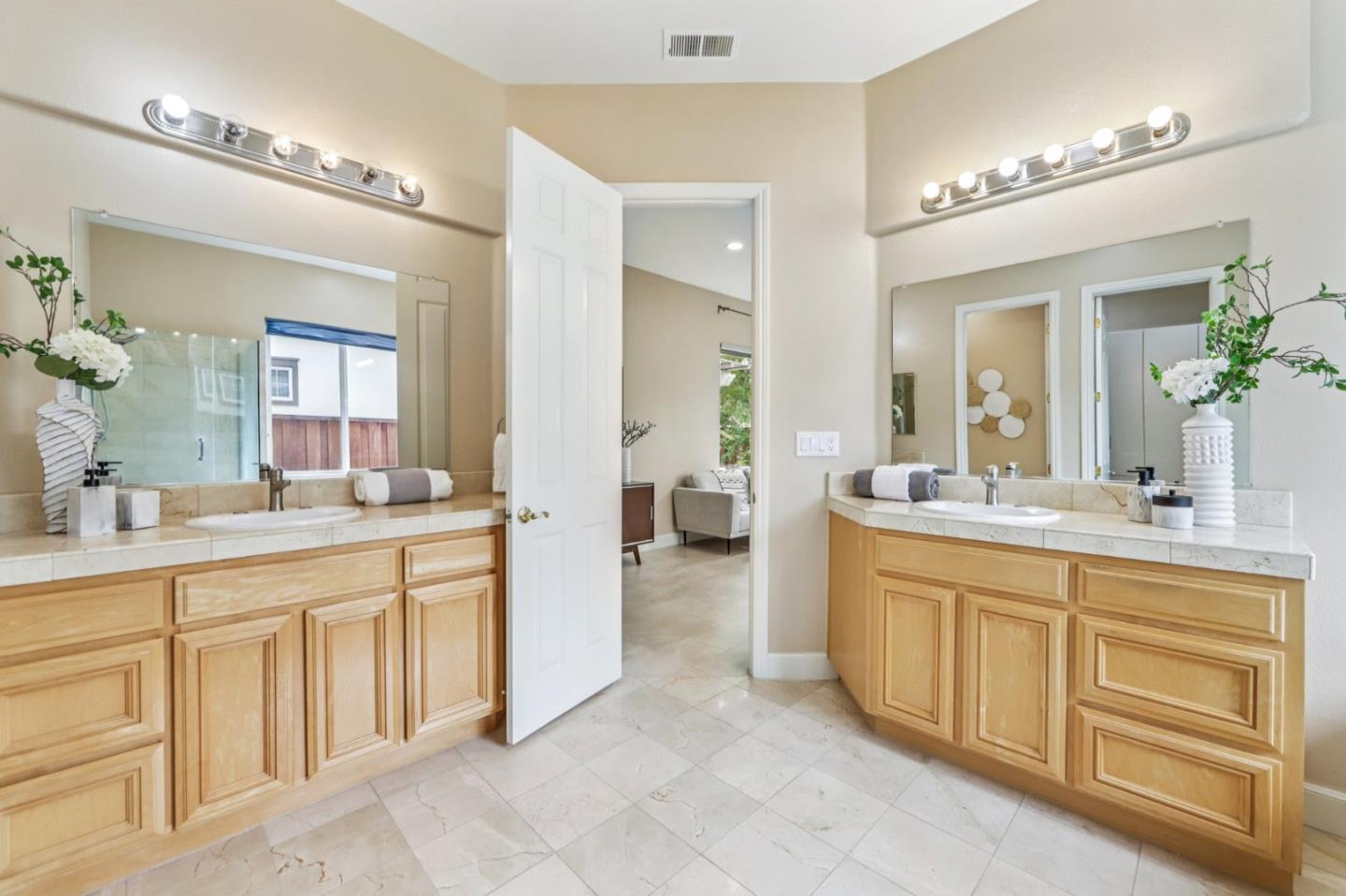 5333 Laurel Canyon Drive