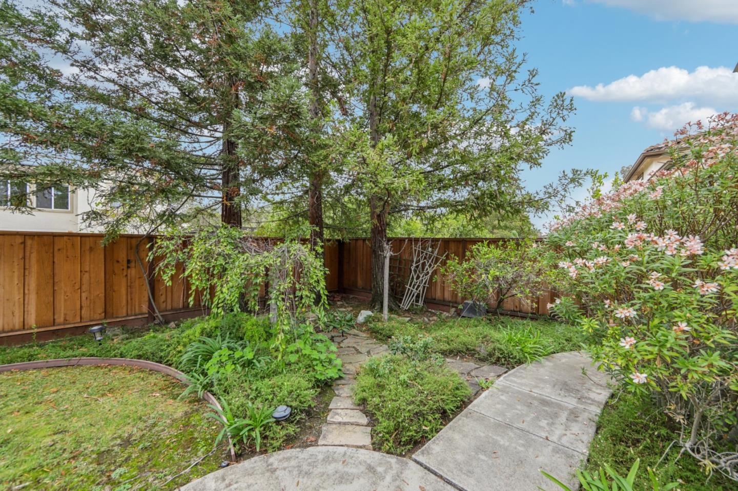 5333 Laurel Canyon Drive