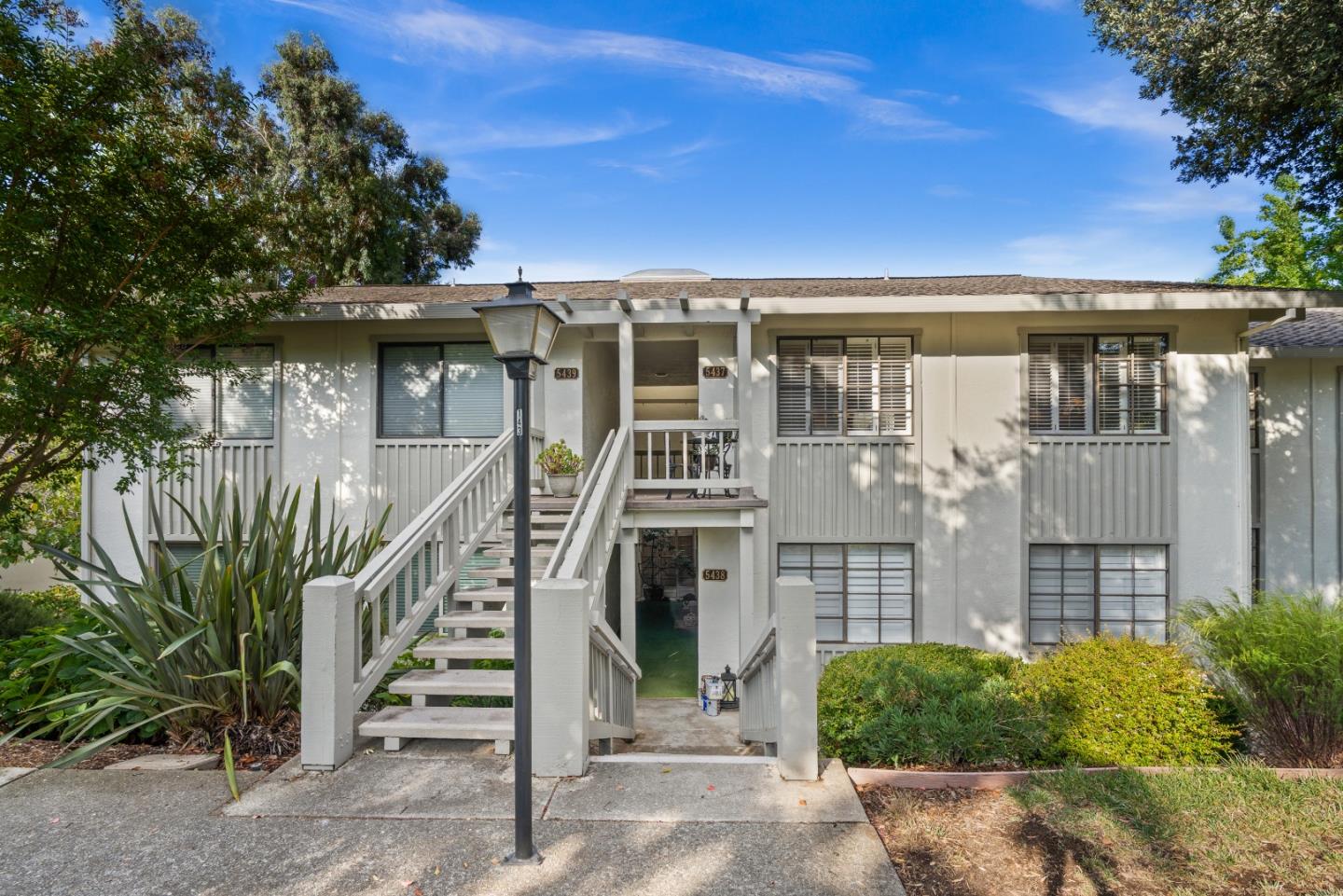 5437 Cribari Green