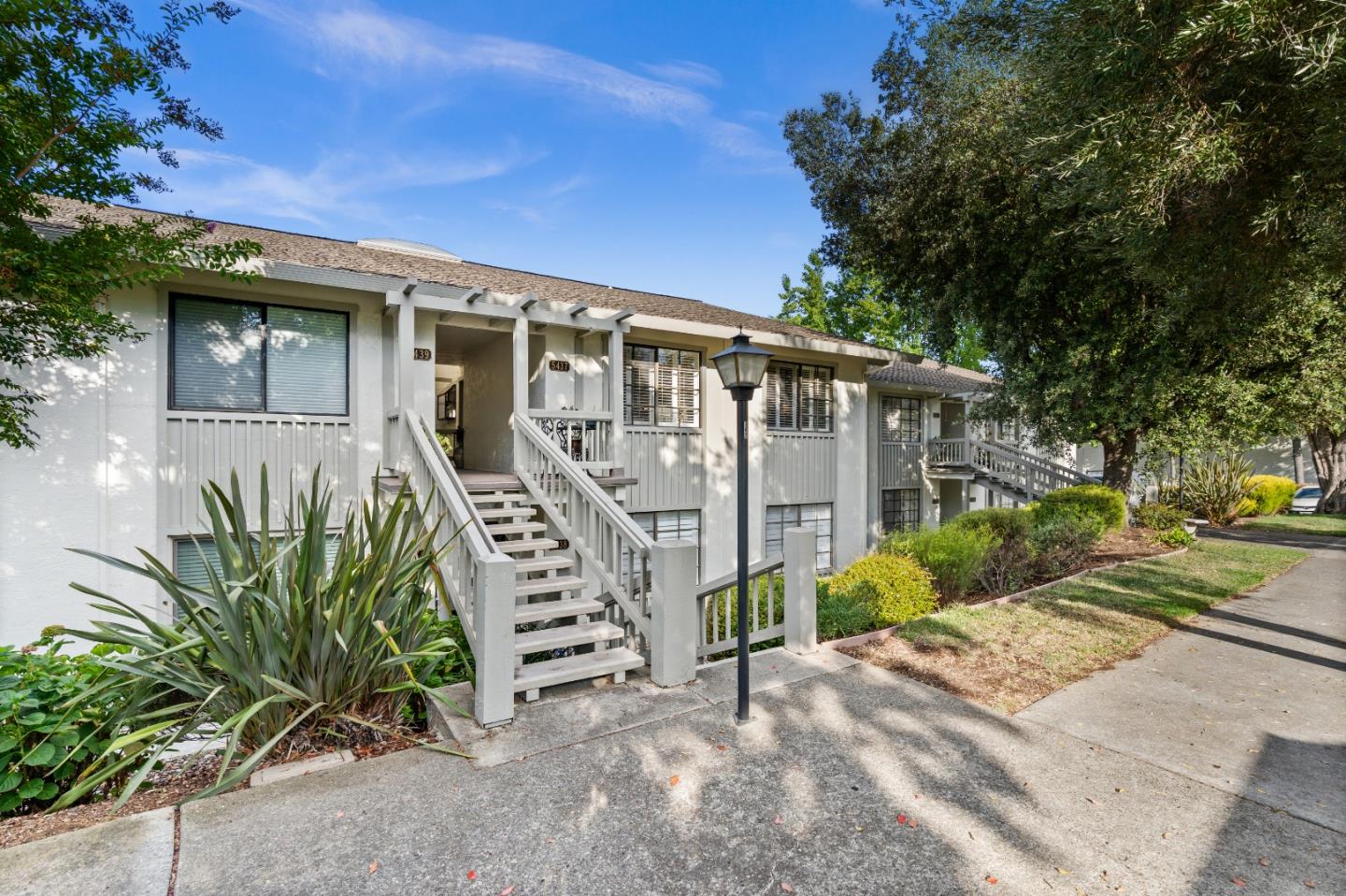 5437 Cribari Green