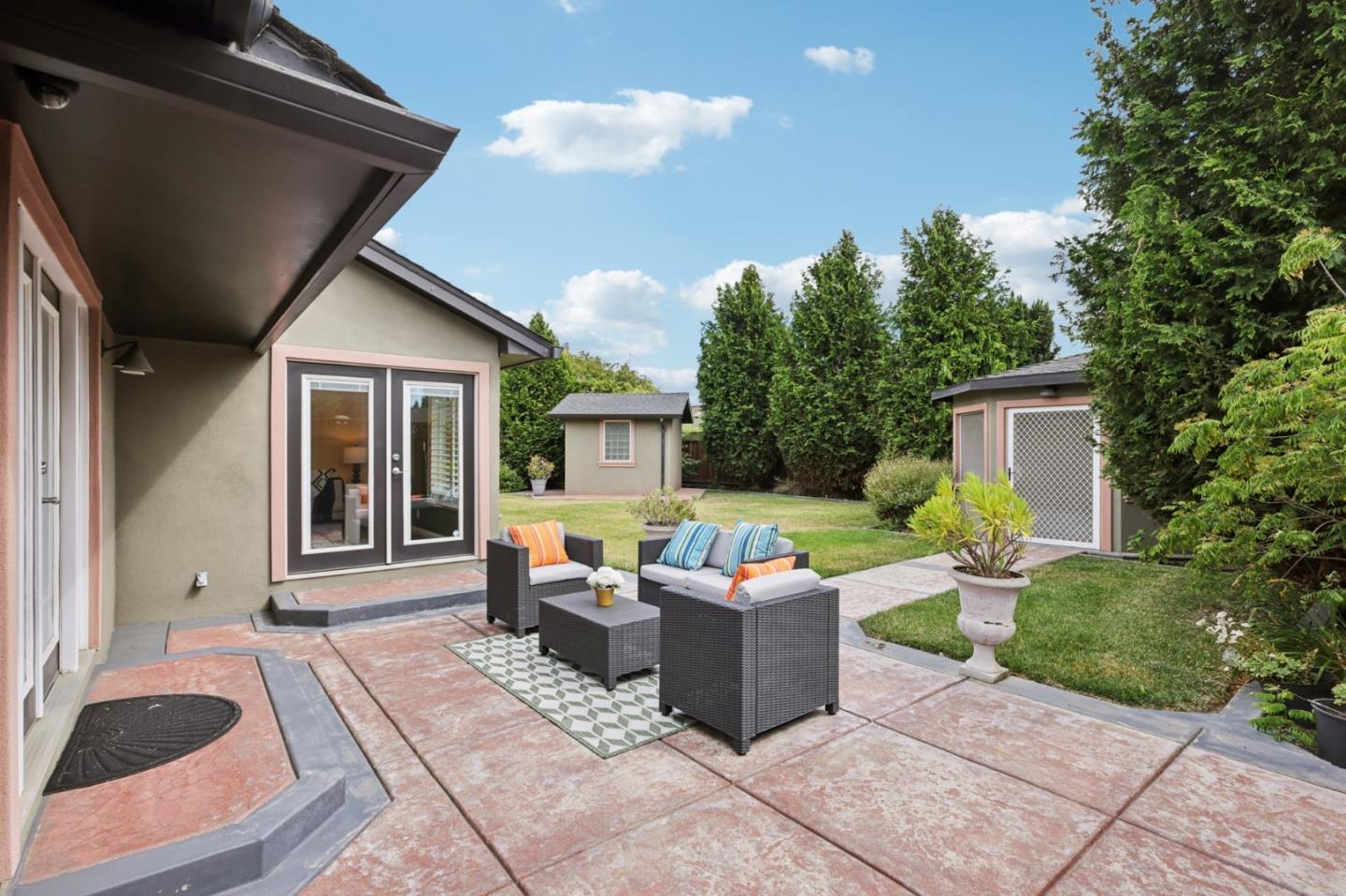 37987 Alta Drive