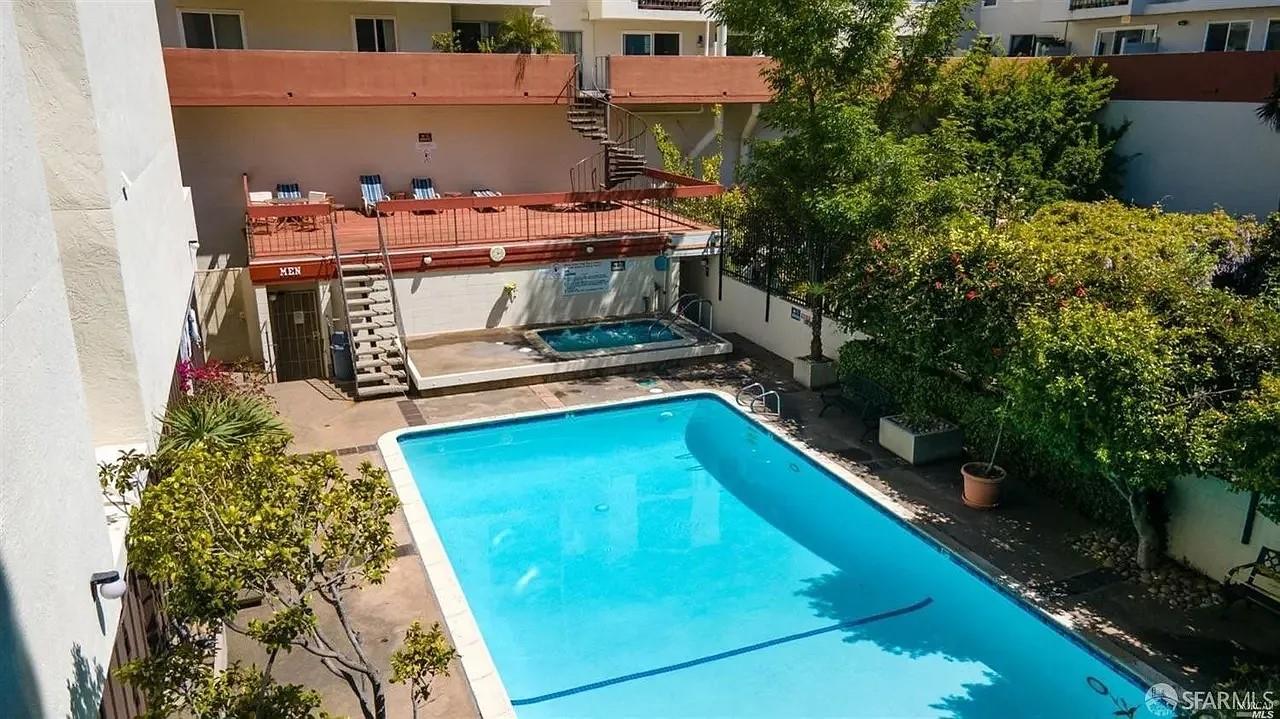 288 Whitmore Street 327