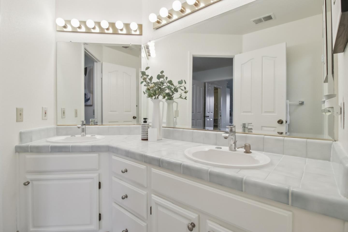 4142 Littleworth Way