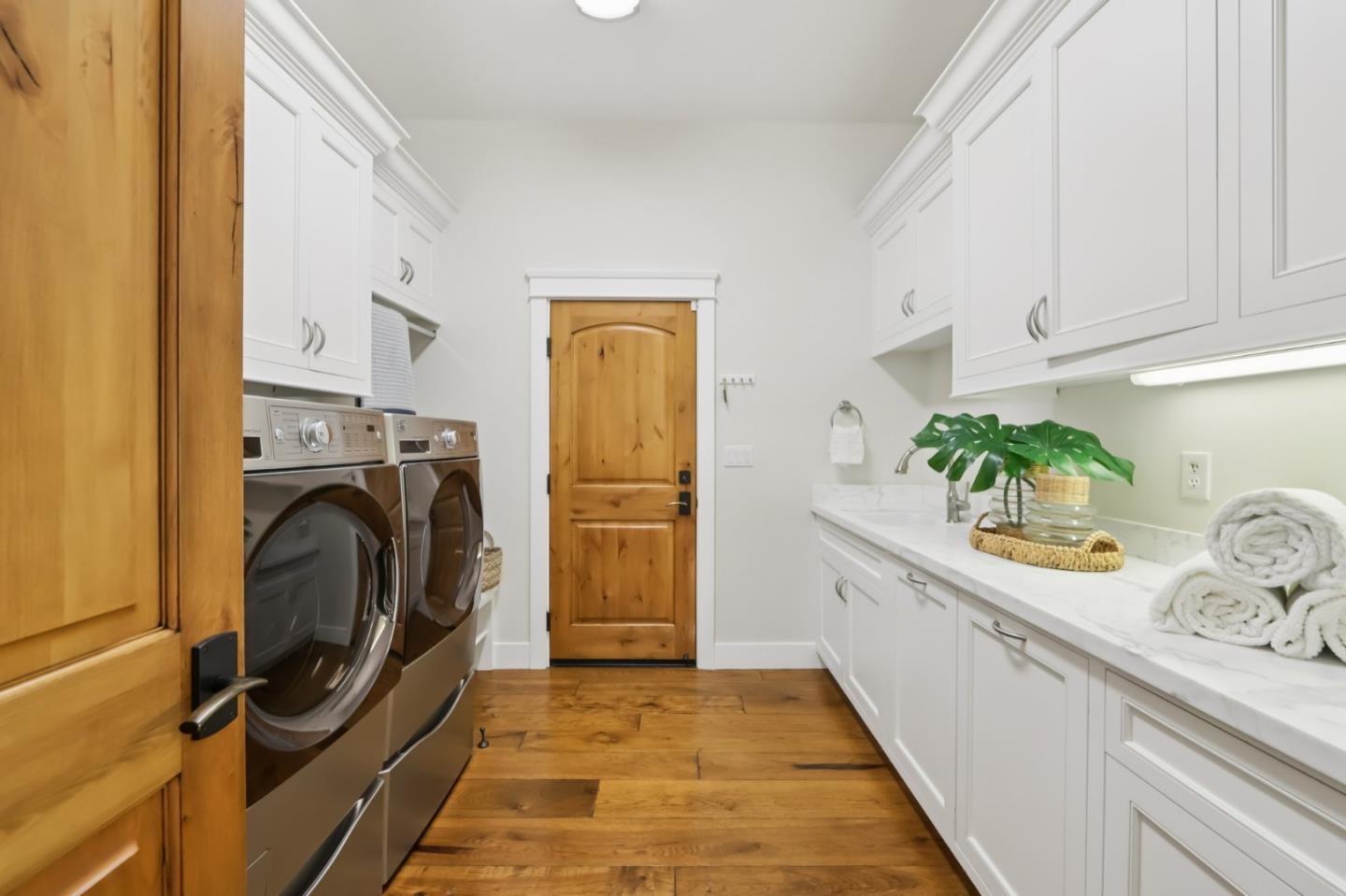 5106 Eastbourne Drive