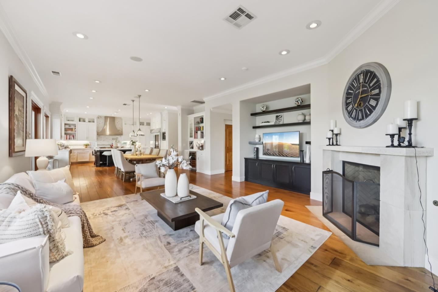 5106 Eastbourne Drive