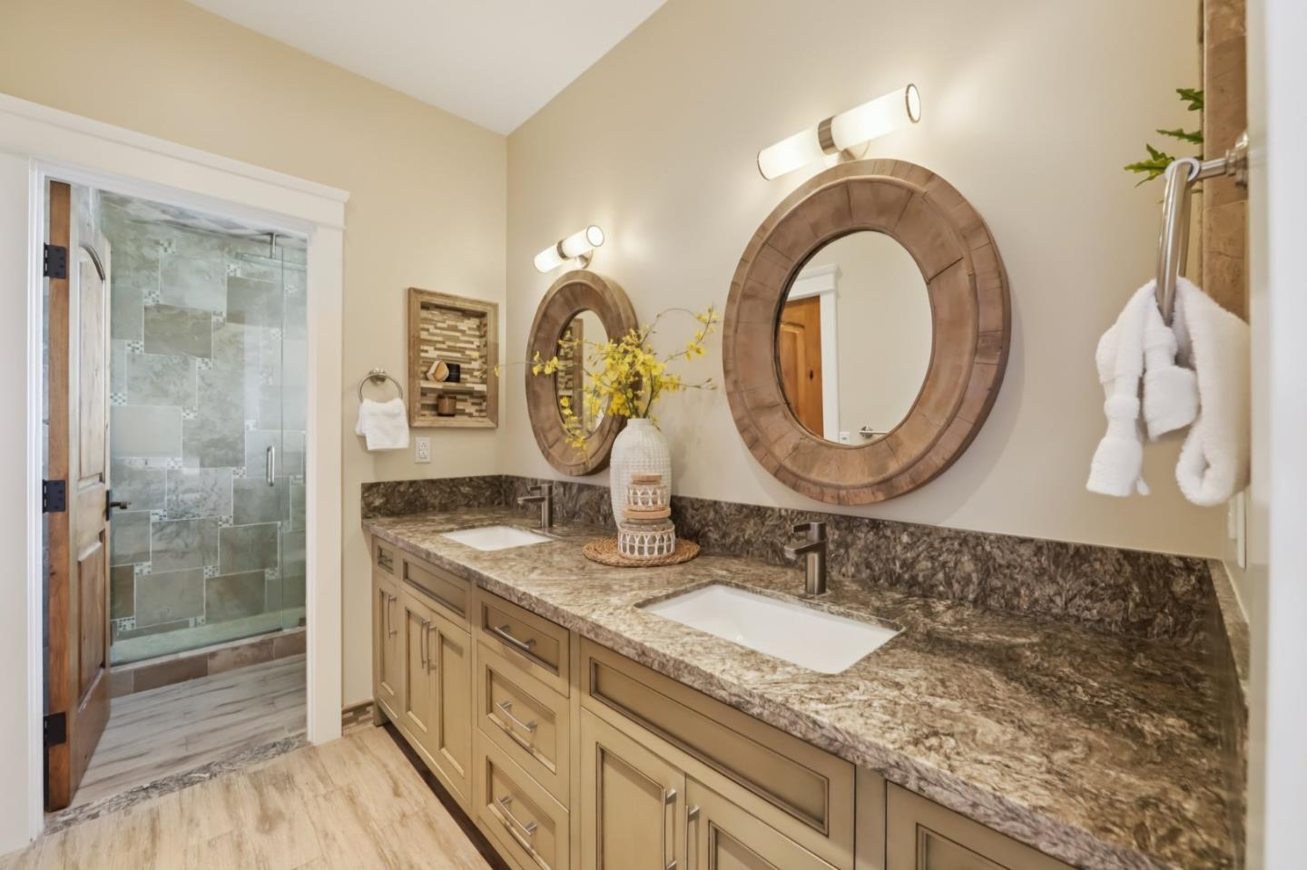 5106 Eastbourne Drive