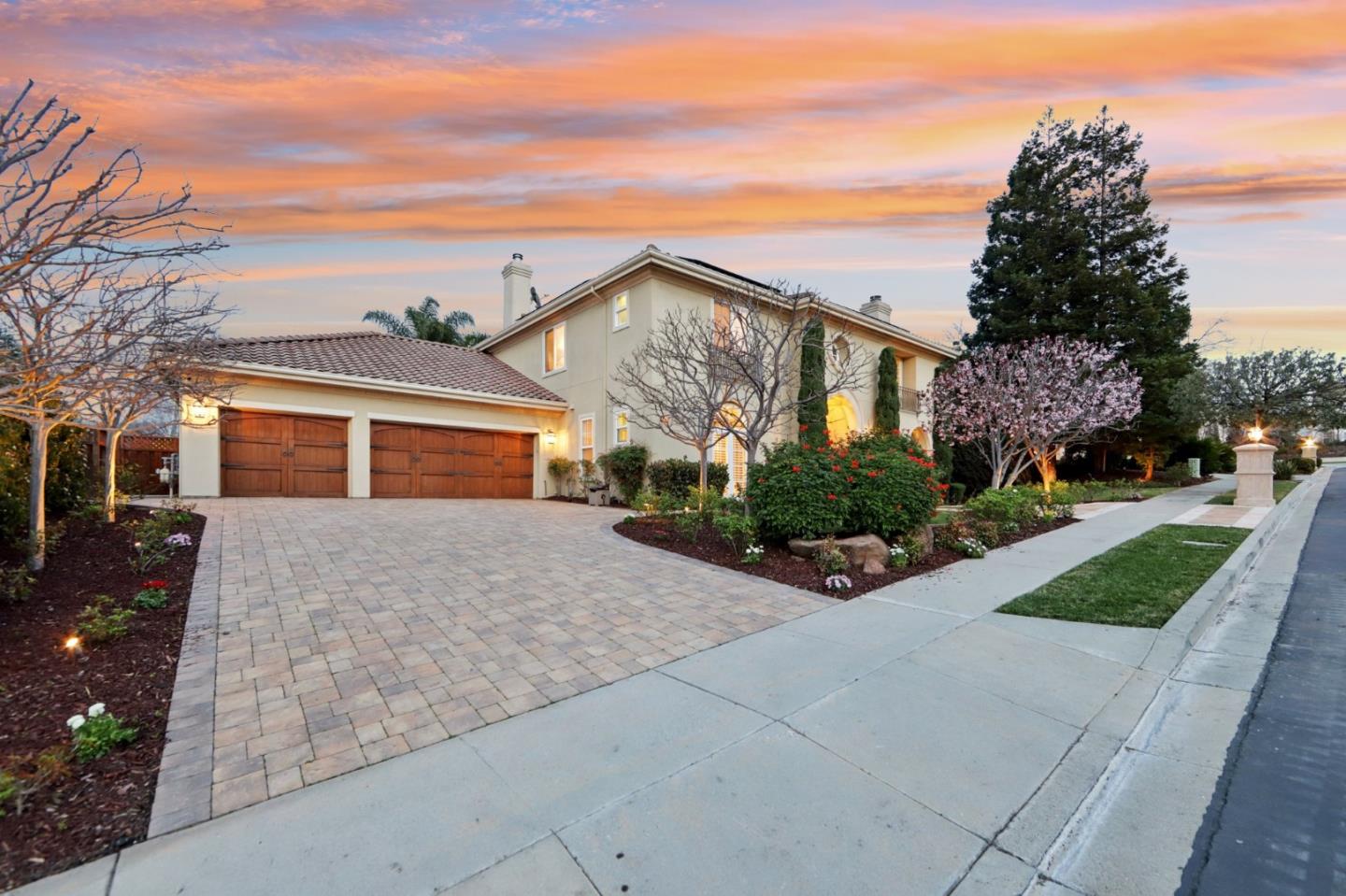 5106 Eastbourne Drive