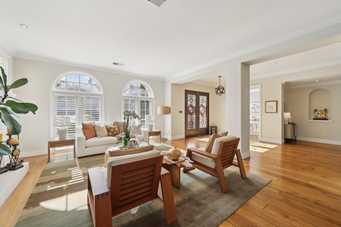 5106 Eastbourne Drive