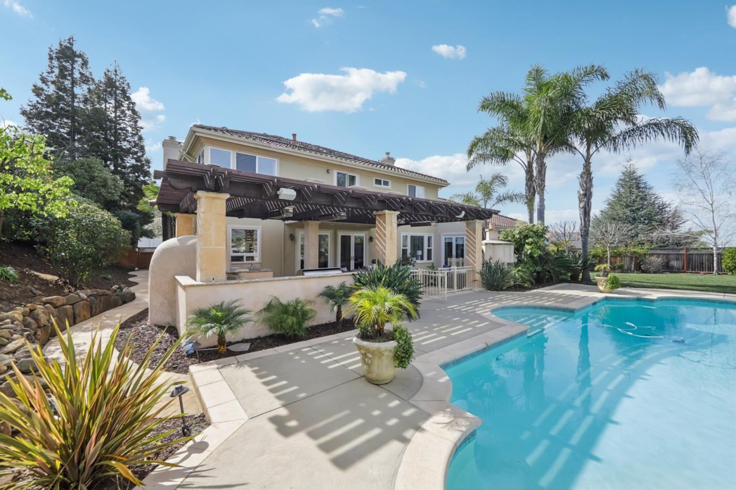 5106 Eastbourne Drive