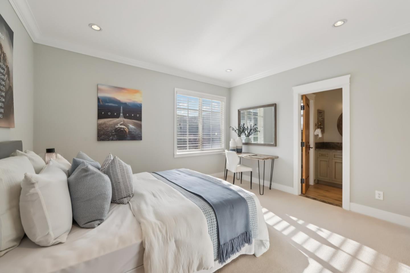 5106 Eastbourne Drive