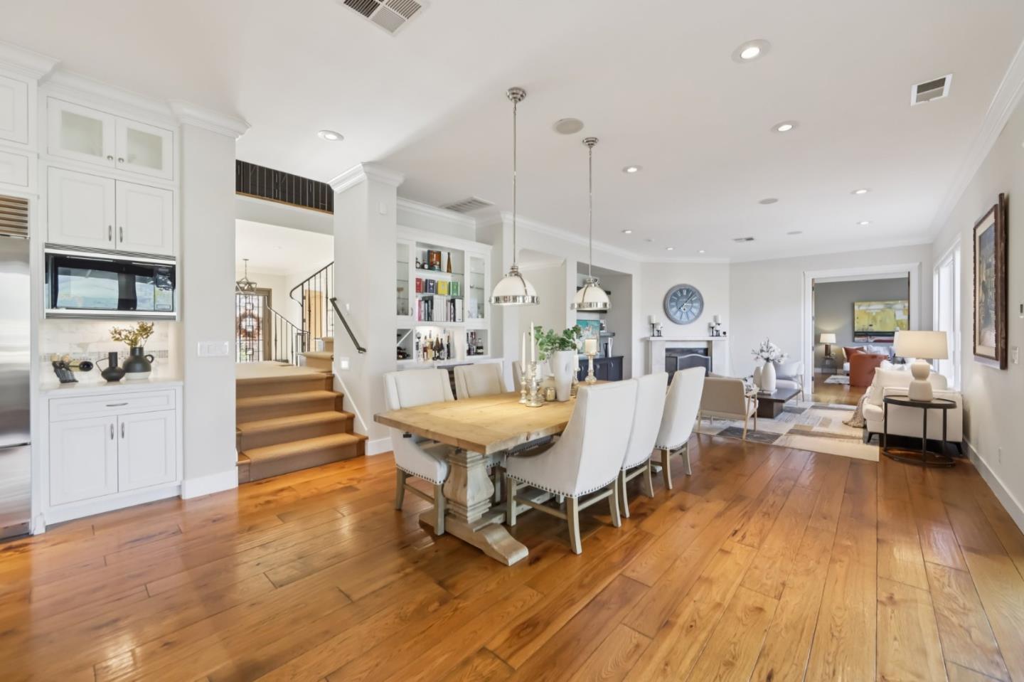 5106 Eastbourne Drive