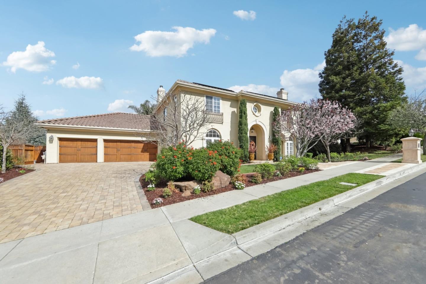 5106 Eastbourne Drive