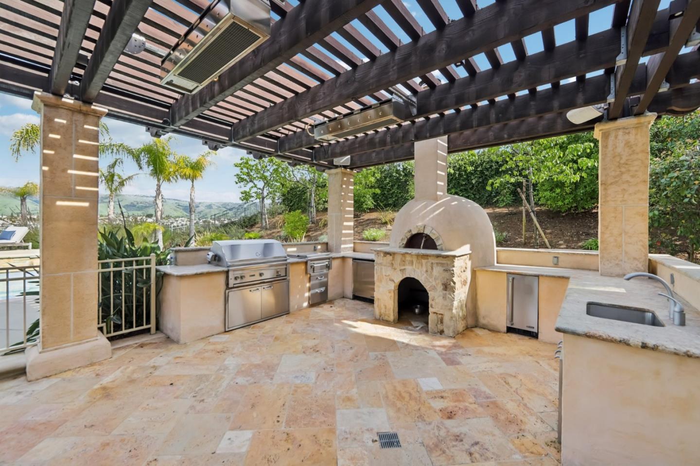 5106 Eastbourne Drive