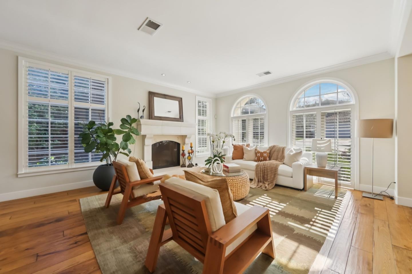 5106 Eastbourne Drive