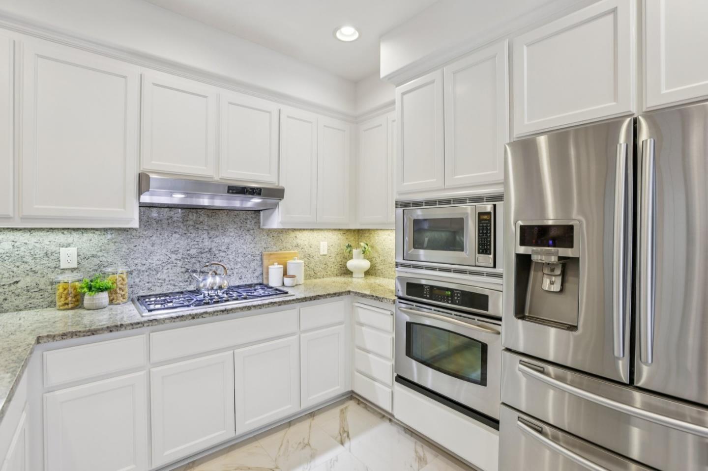 3866 Evangelho Circle