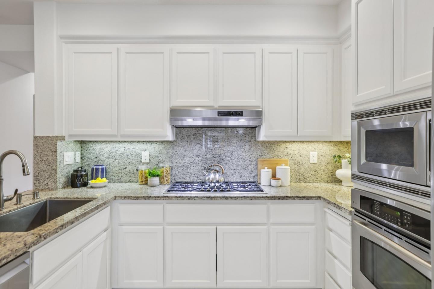 3866 Evangelho Circle