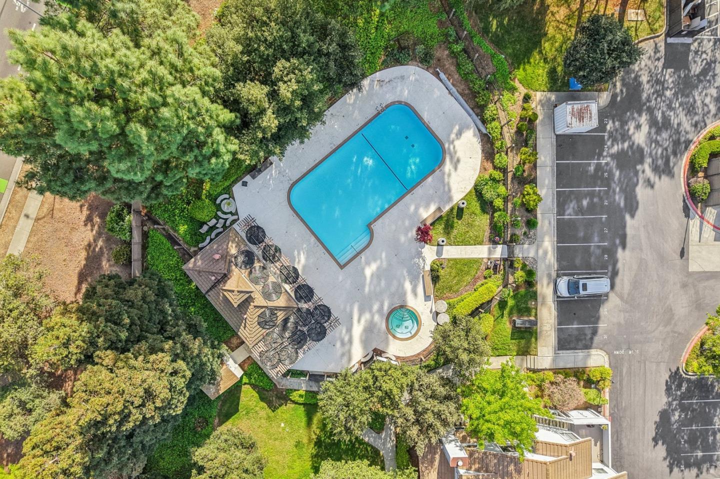 2890 Buena Crest Court