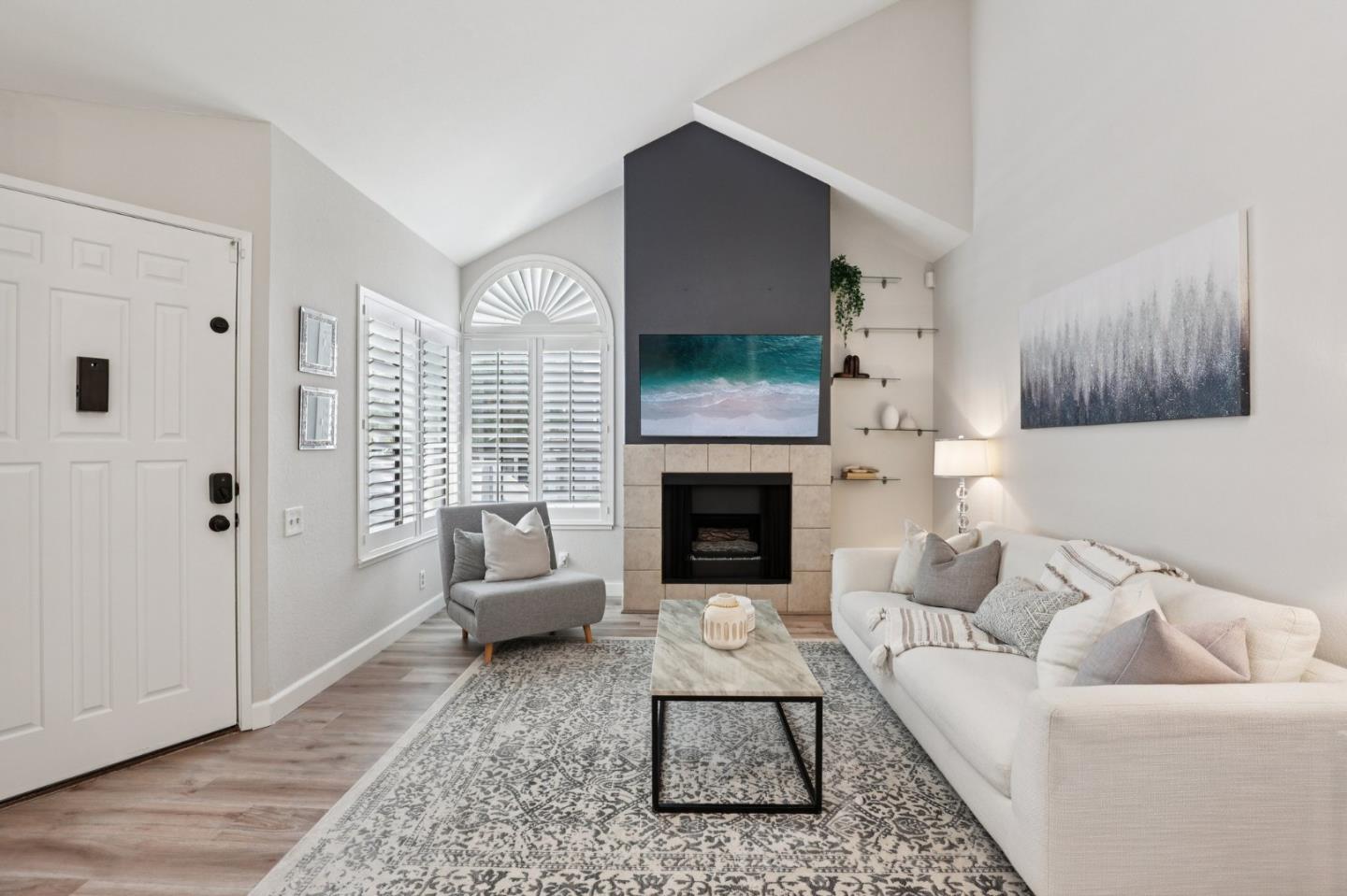 2890 Buena Crest Court