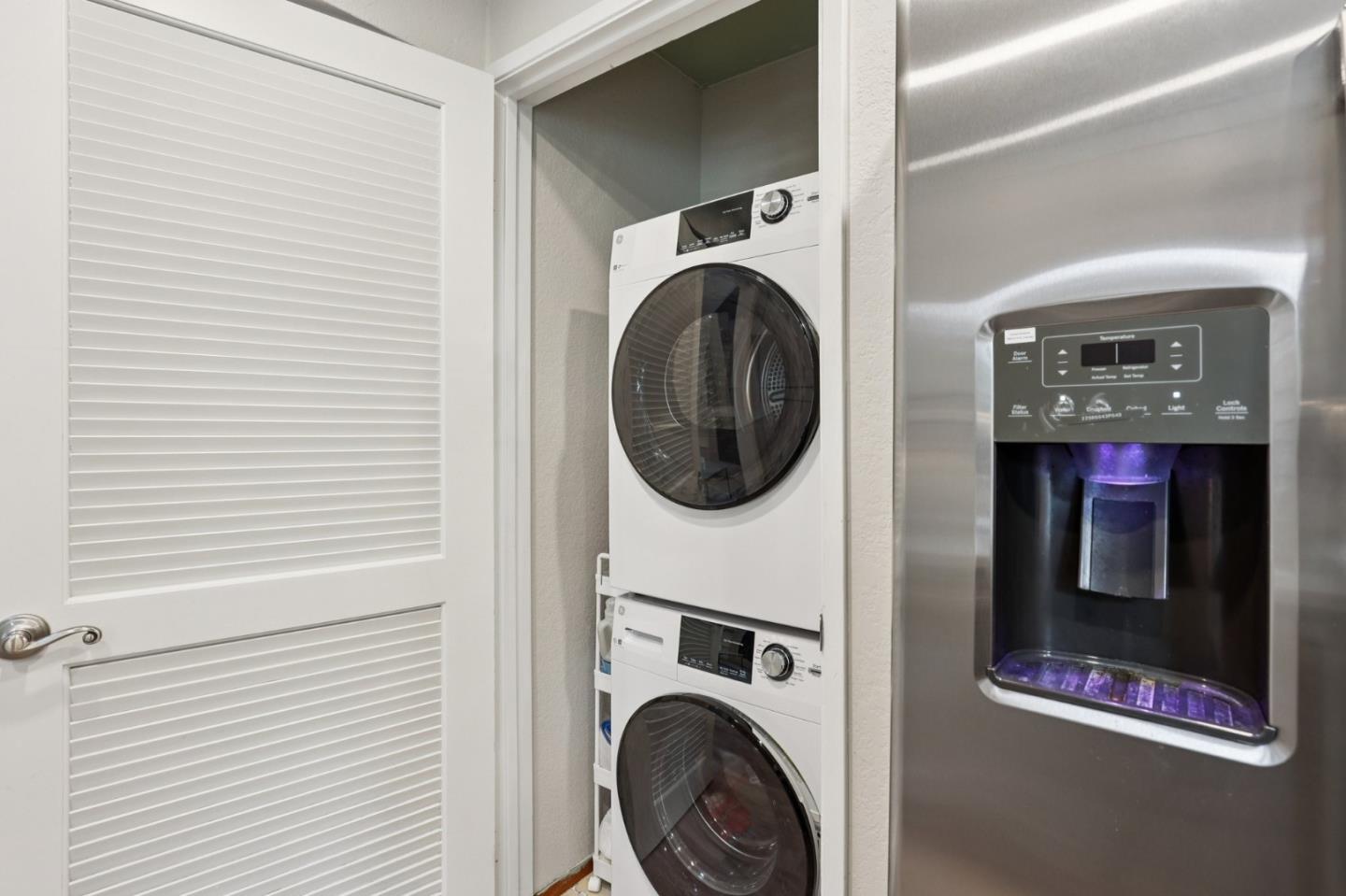 2890 Buena Crest Court