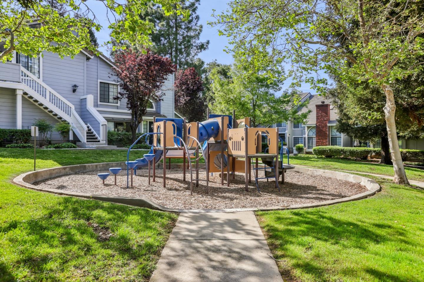 2890 Buena Crest Court