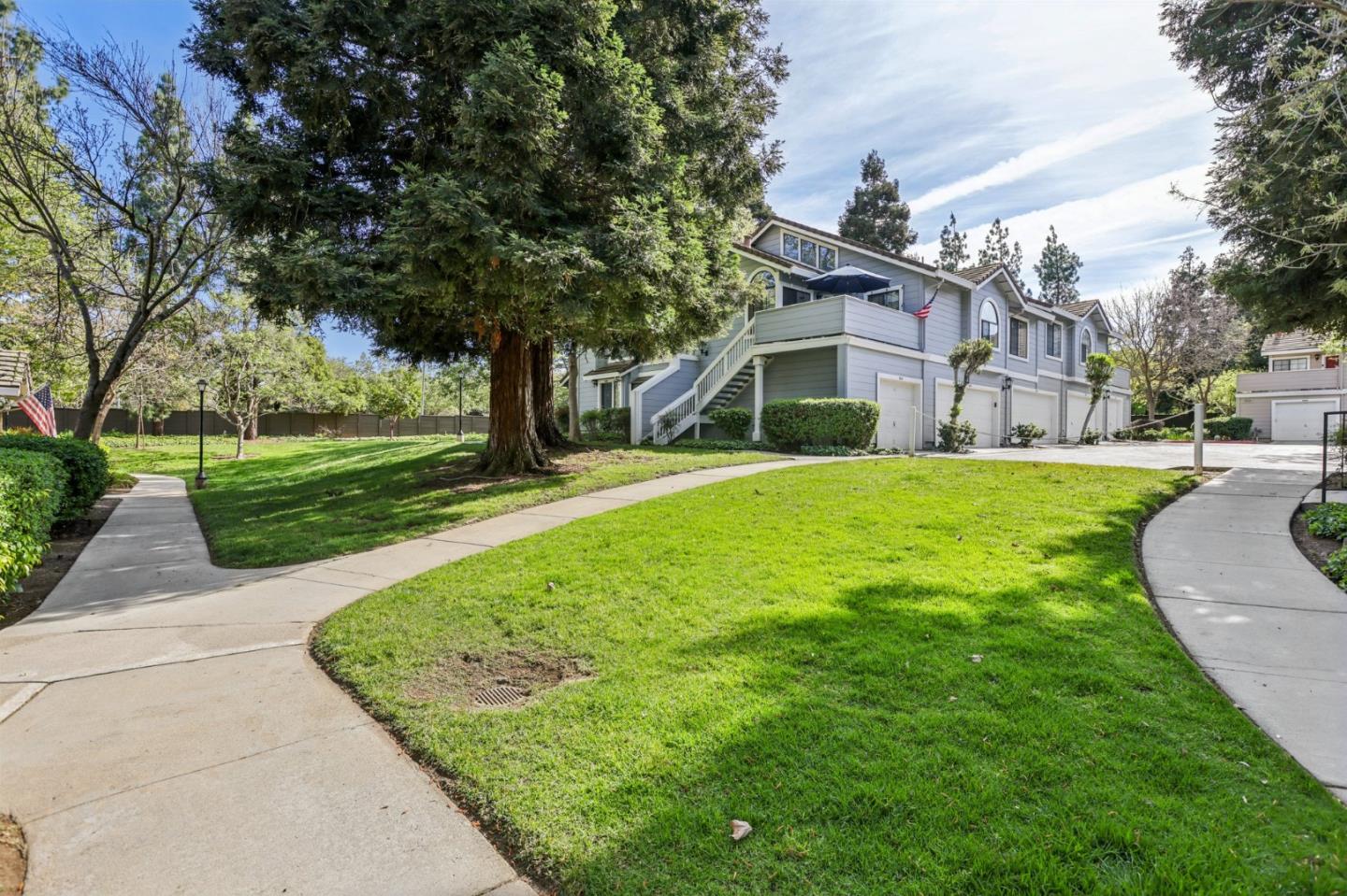 2890 Buena Crest Court