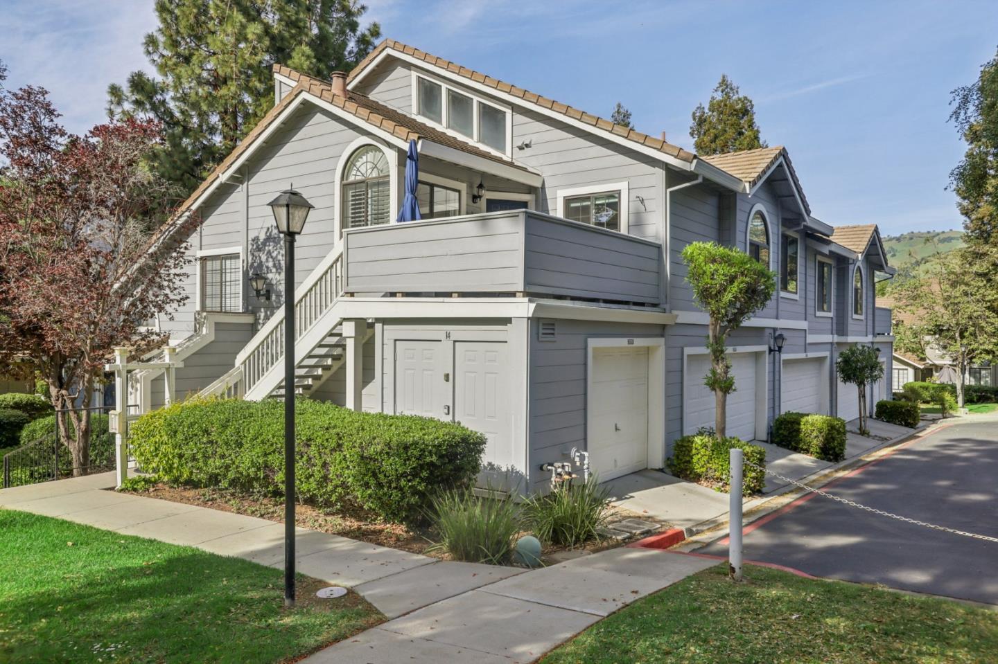 2890 Buena Crest Court