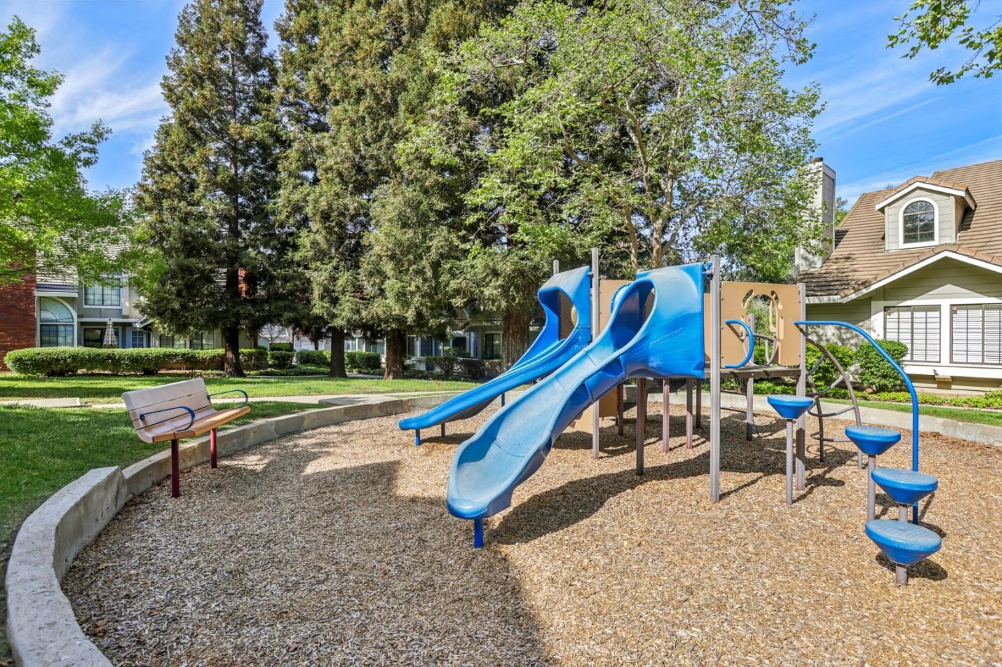 2890 Buena Crest Court