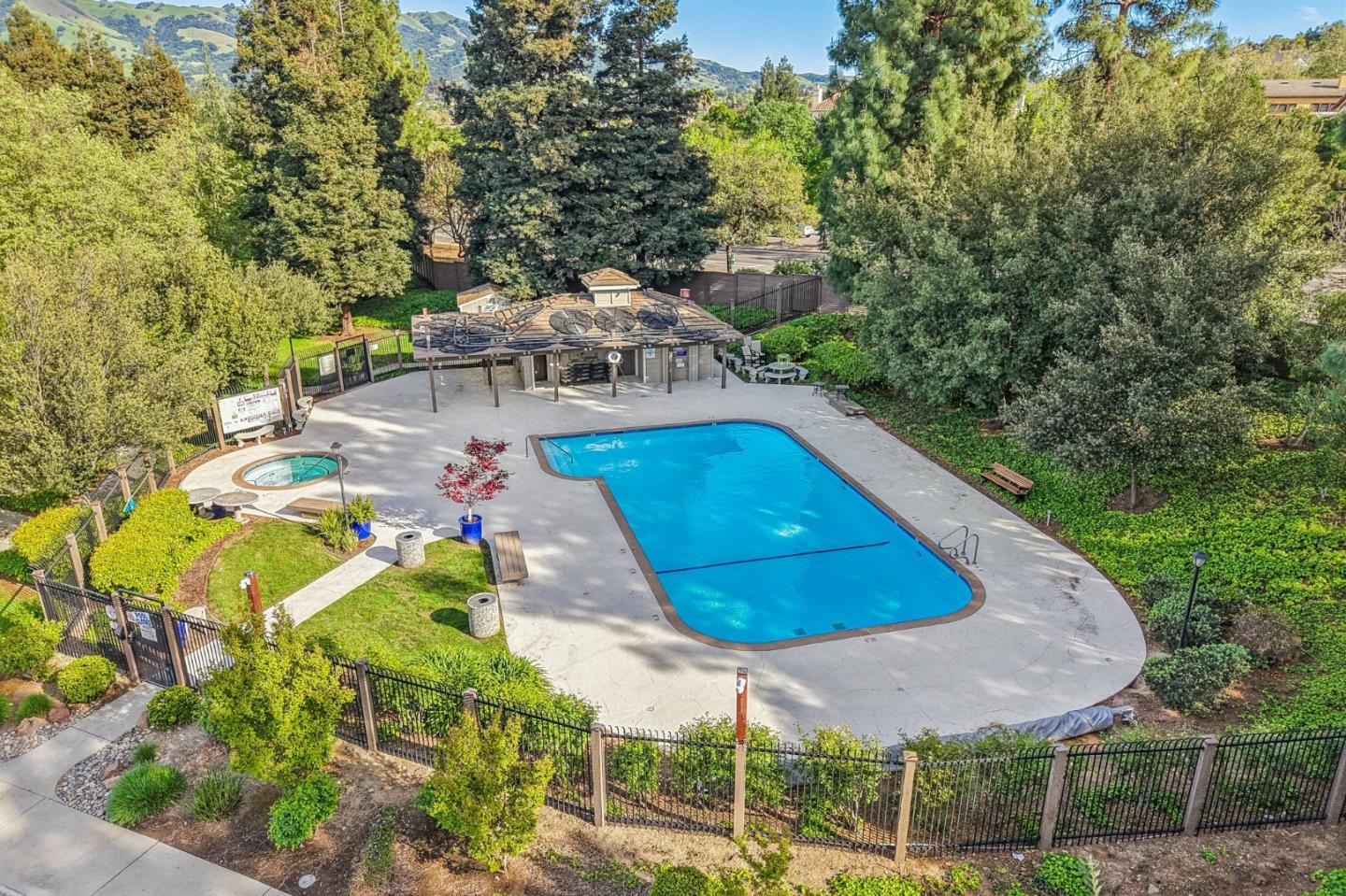 2890 Buena Crest Court