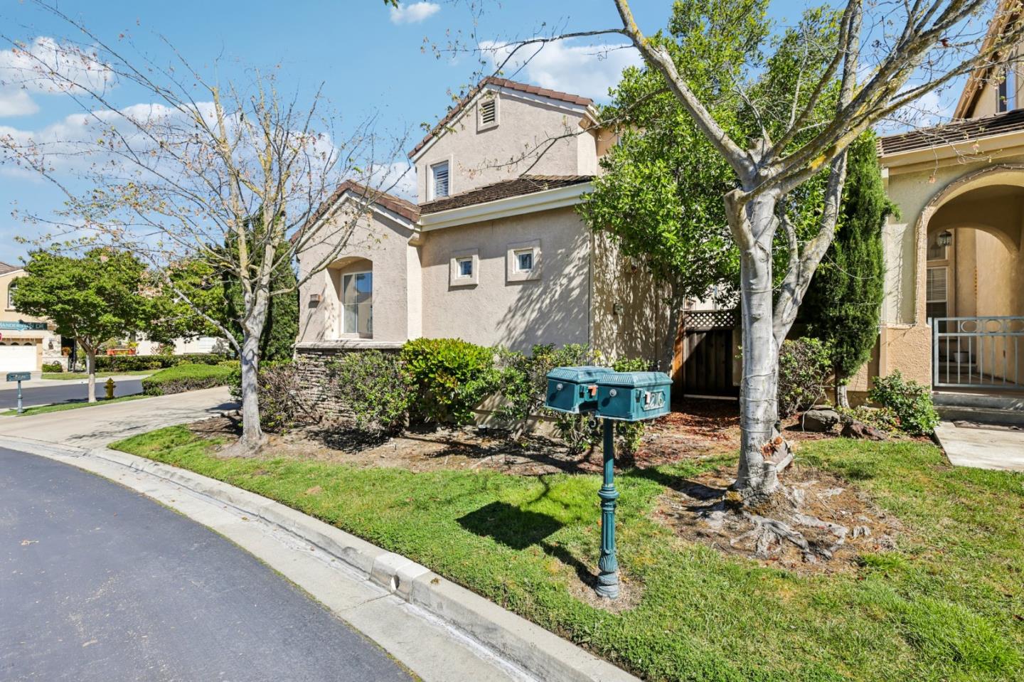 2222 Montevoit Court