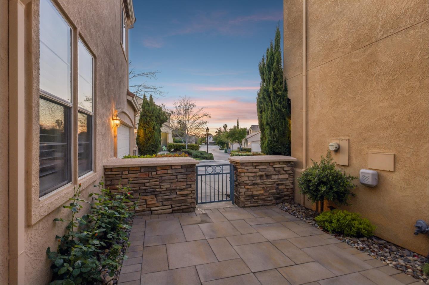 2222 Montevoit Court