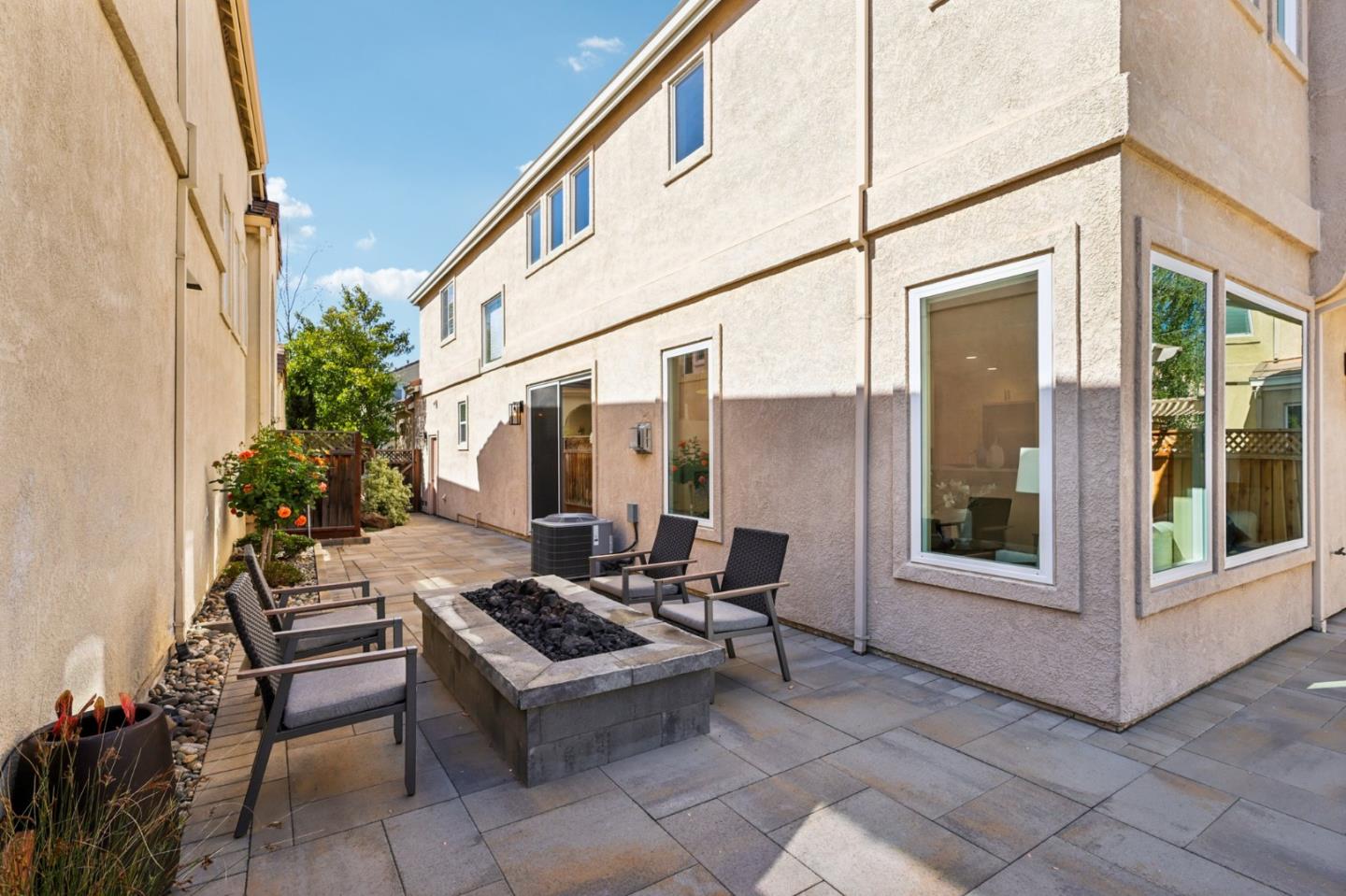 2222 Montevoit Court