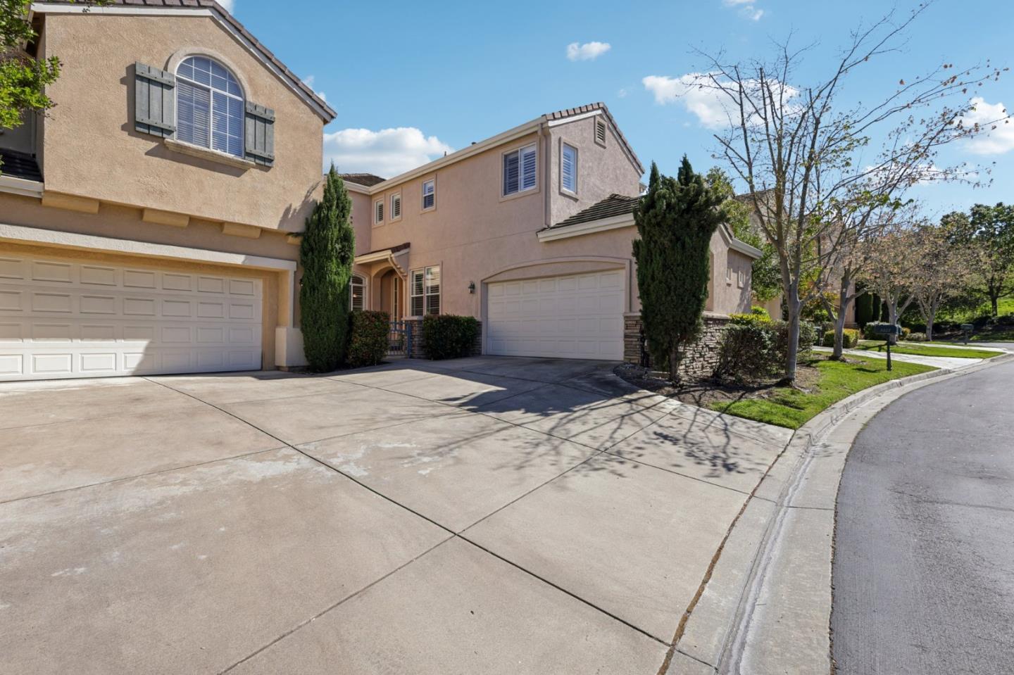 2222 Montevoit Court
