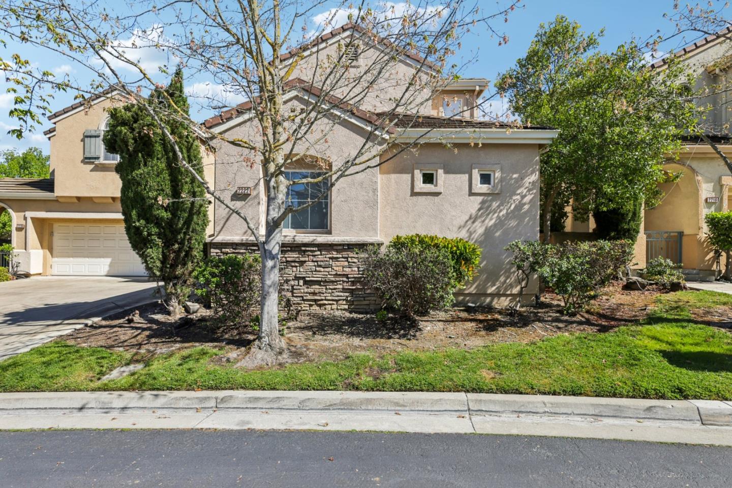 2222 Montevoit Court