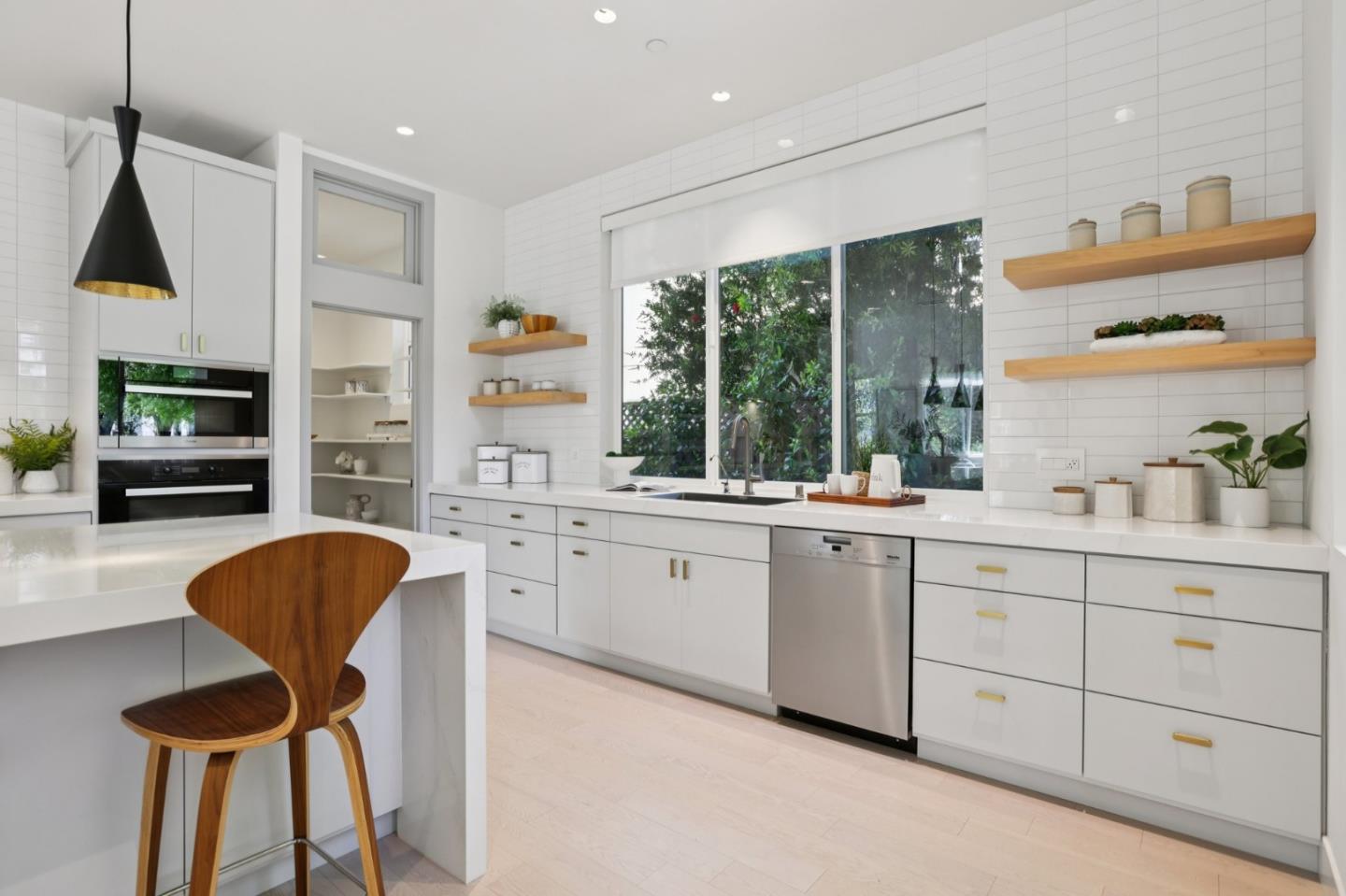 2446 Westgate Avenue