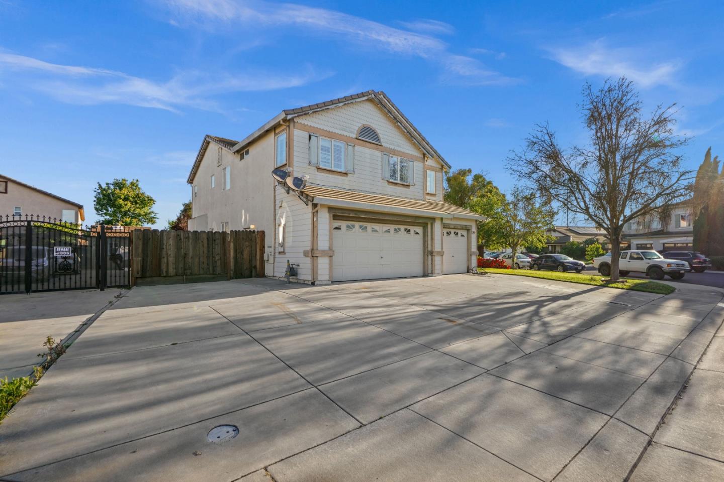 5071 Moorcroft Circle