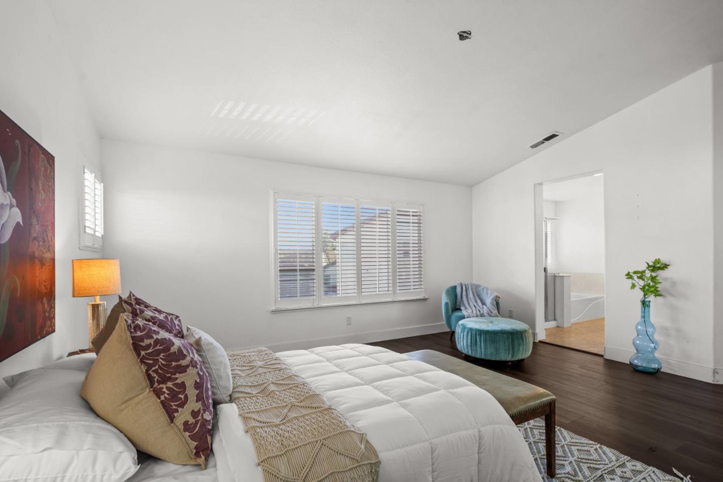 5071 Moorcroft Circle