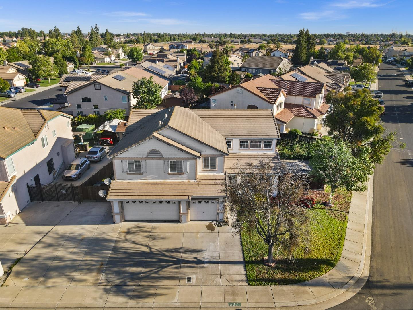 5071 Moorcroft Circle