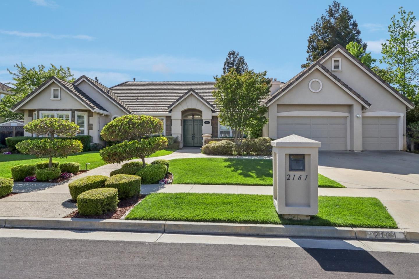 2161 Shadow Ridge Way