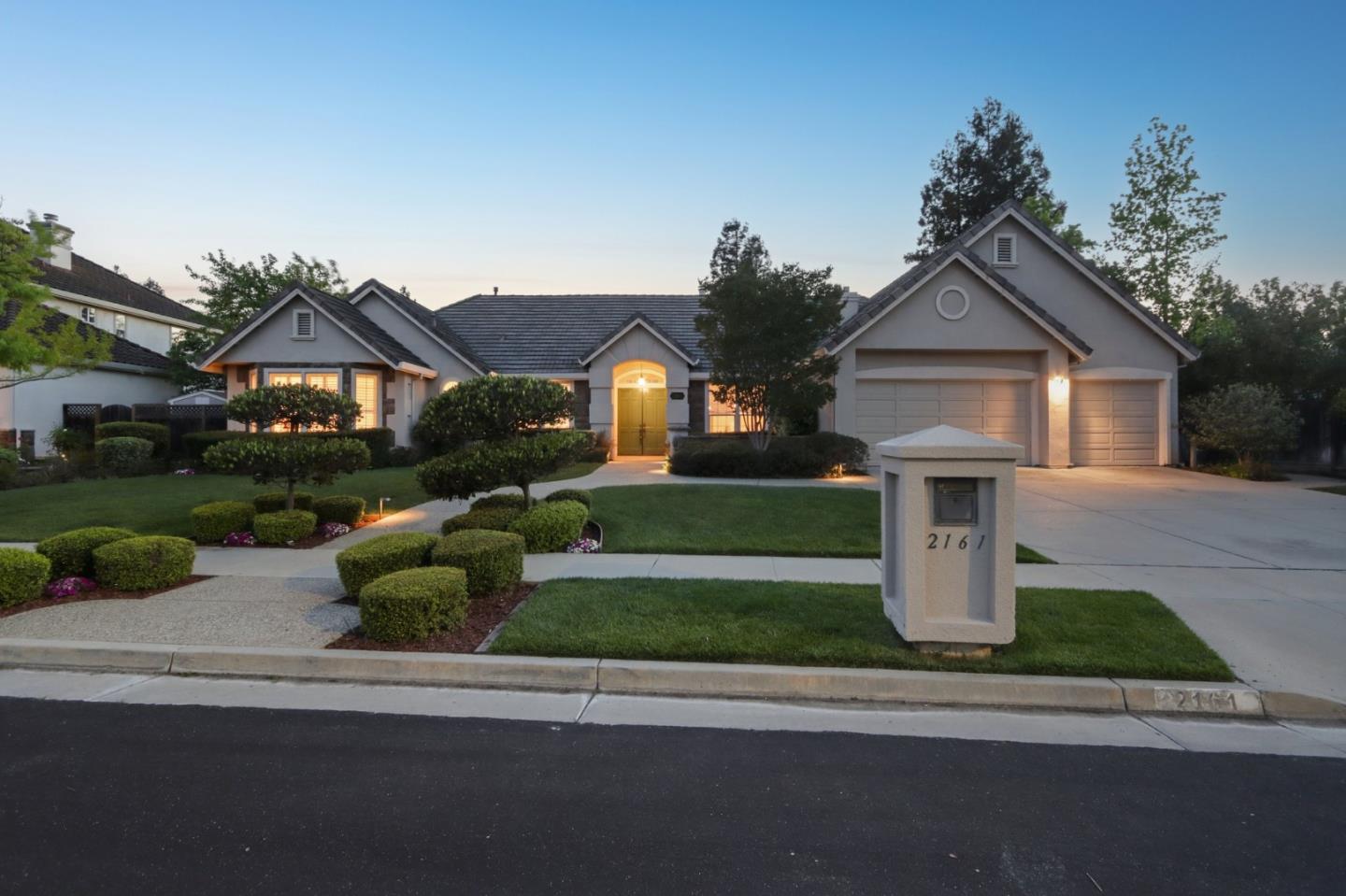 2161 Shadow Ridge Way