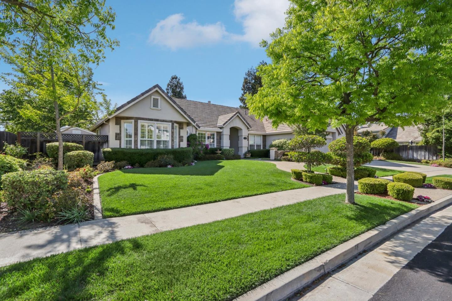 2161 Shadow Ridge Way