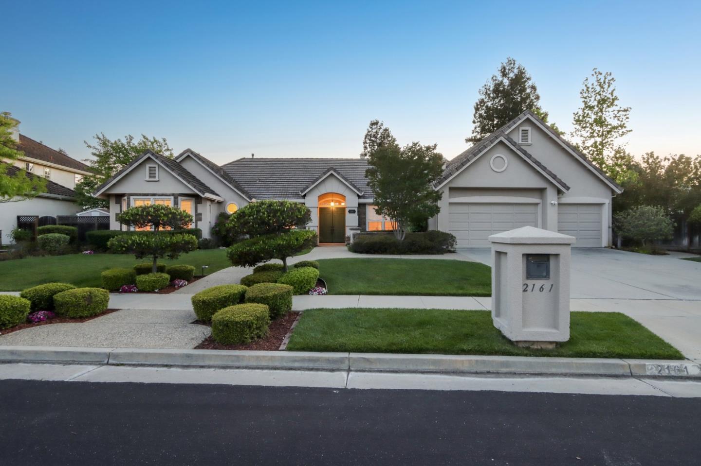 2161 Shadow Ridge Way