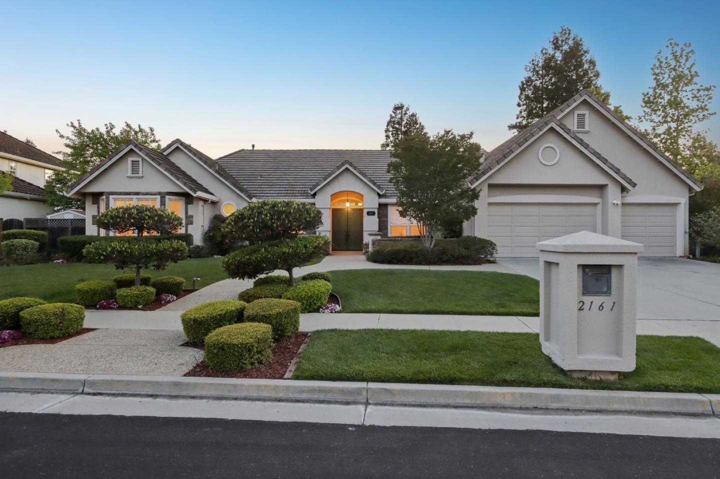 2161 Shadow Ridge Way