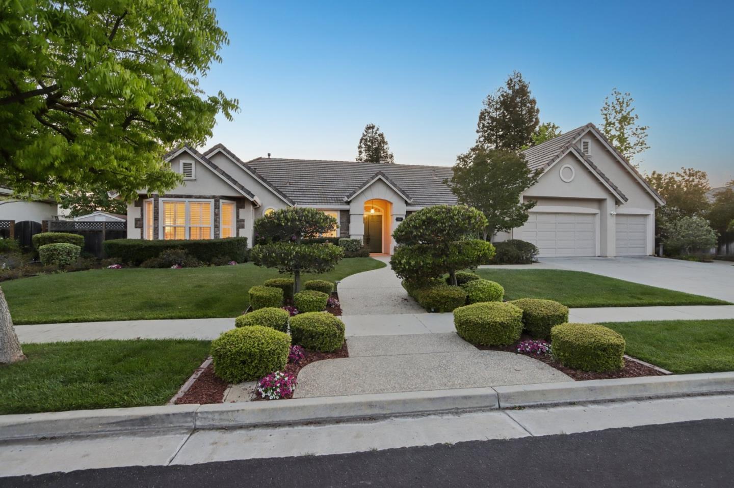 2161 Shadow Ridge Way