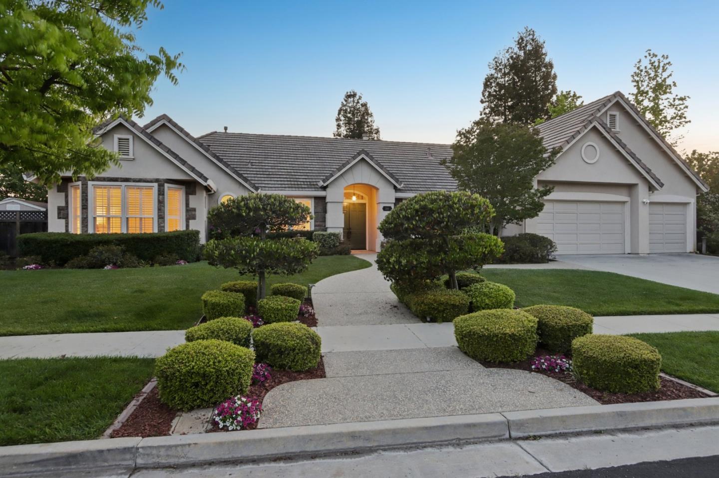 2161 Shadow Ridge Way