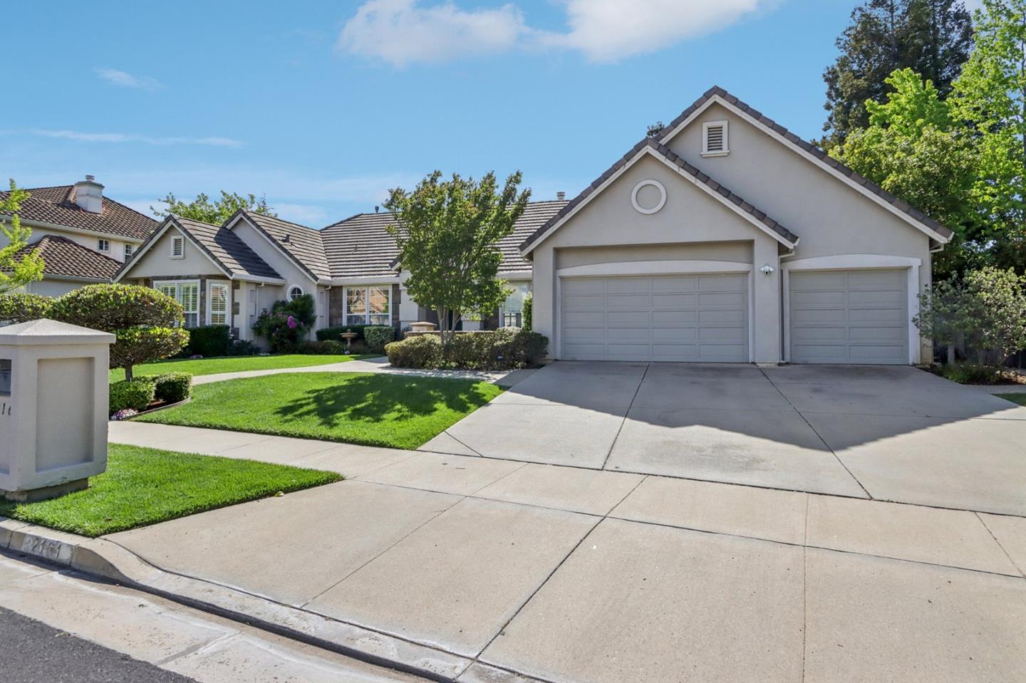 2161 Shadow Ridge Way