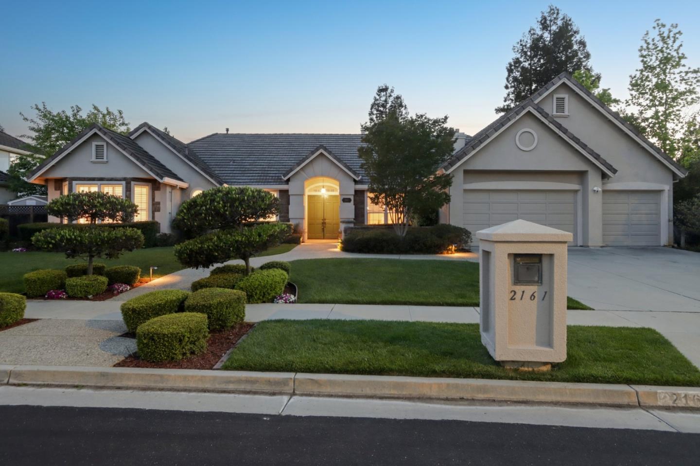 2161 Shadow Ridge Way